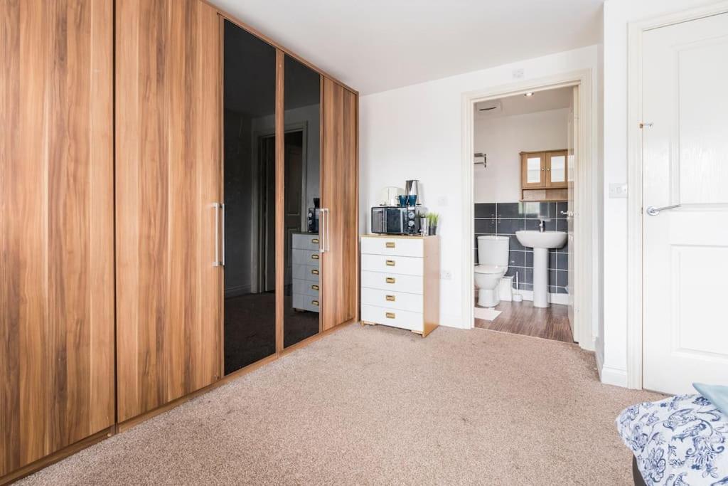 En-Suit Room With Free Dedicated Parking Μάντσεστερ Εξωτερικό φωτογραφία